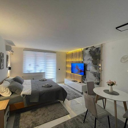 Apartman Afrodita Lux 1 Ni Exterior foto